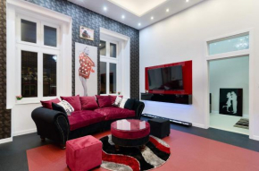 Red Passion Deluxe Home at Gozsdu